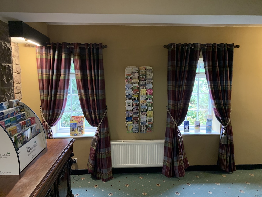 Pilgrim Hotel 30/50