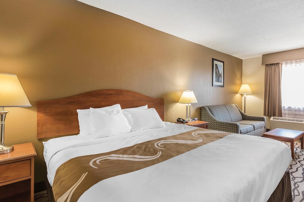 Quality Inn Charleston - Sikeston 13/36
