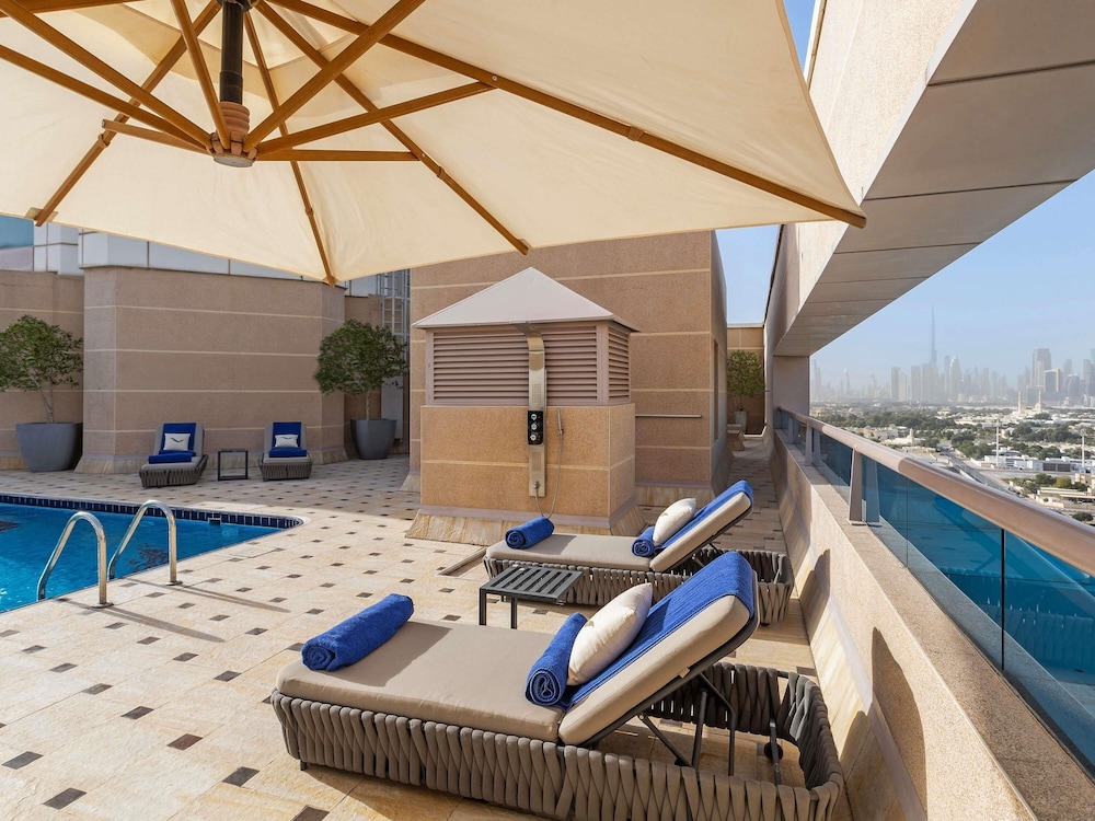 swimming pool spa