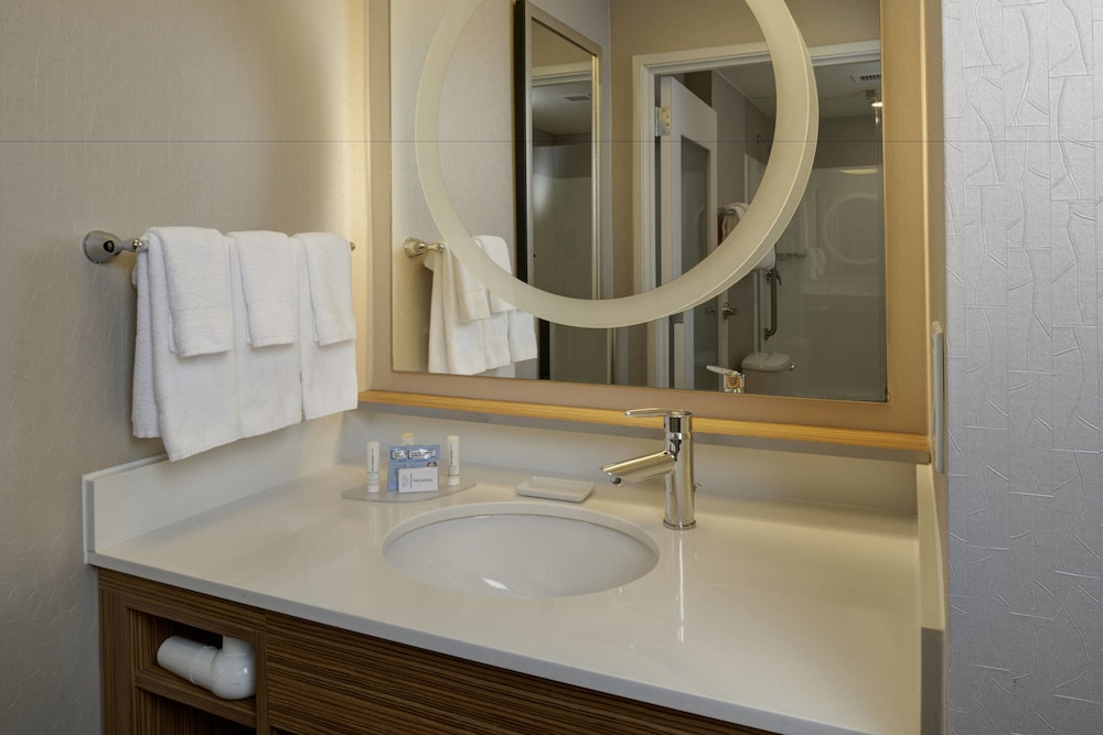 SpringHill Suites St. Louis Brentwood 7/36