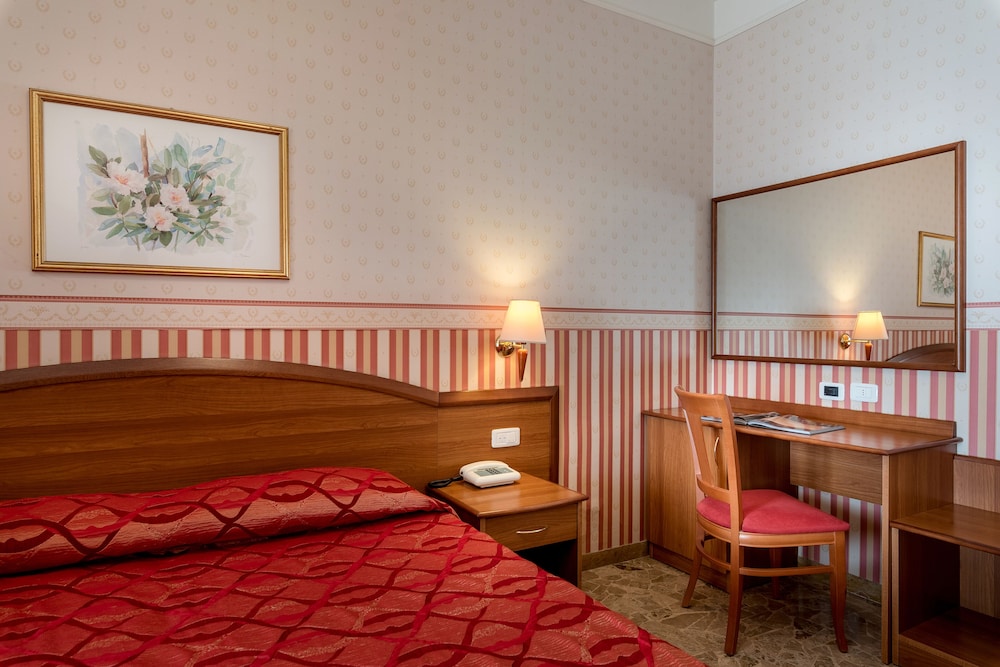 Hotel Tiffany 9/43