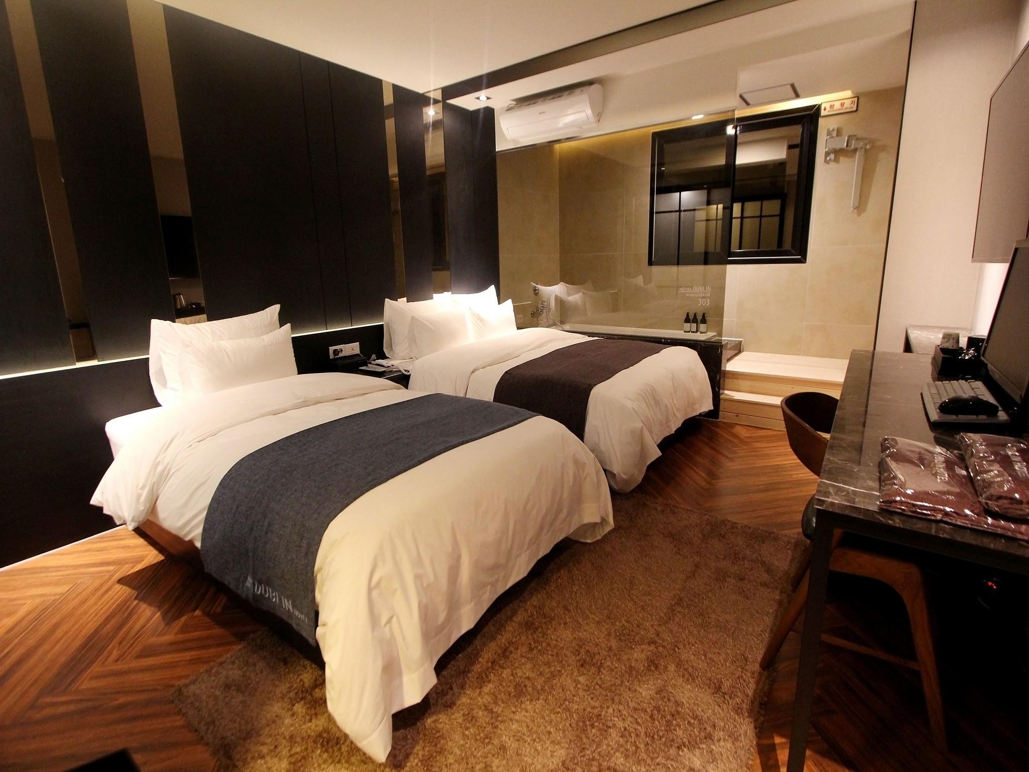 Vip, 1 Double and 1 Single Bed