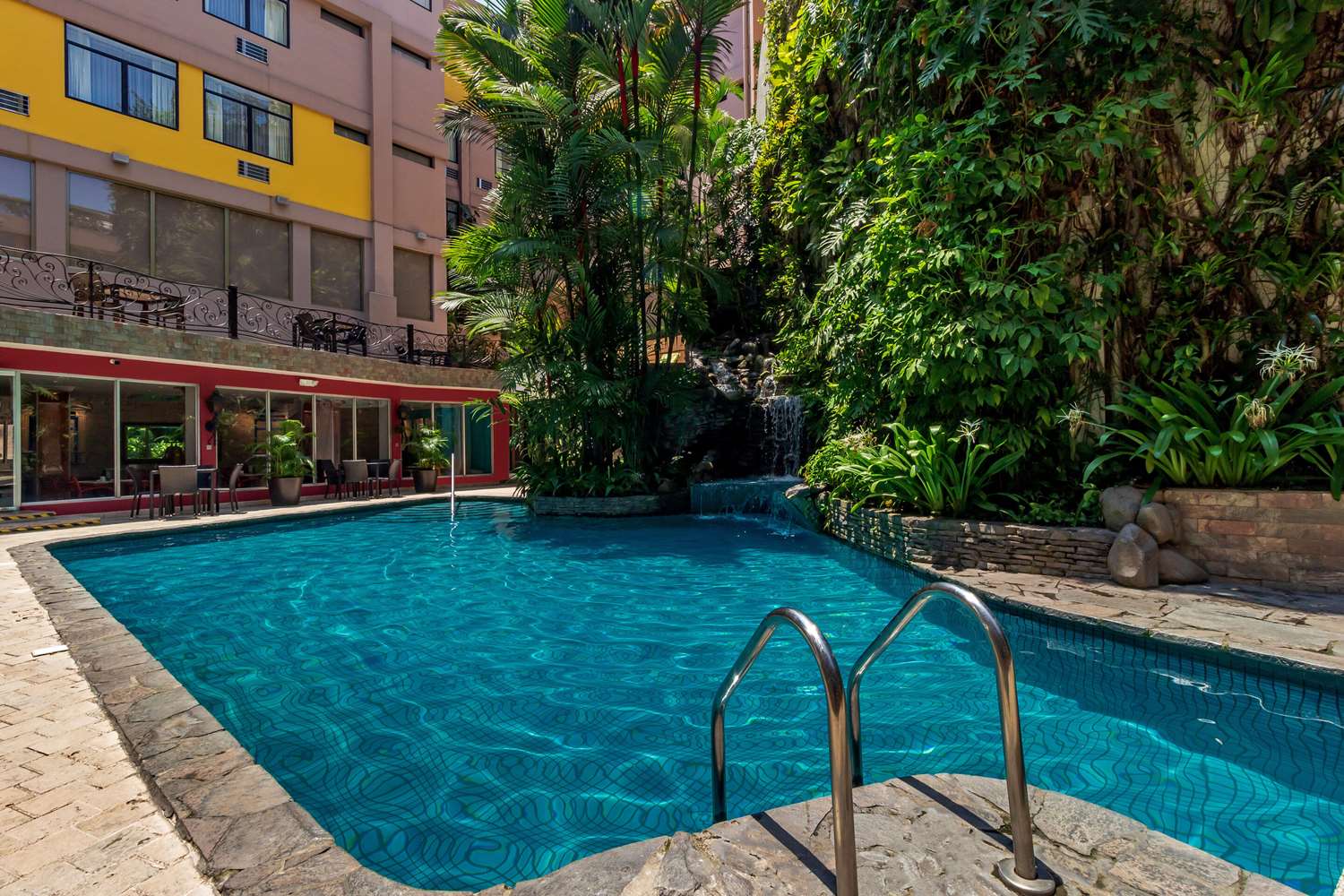 Grand Hotel Guayaquil, Ascend Hotel Collection 60/61