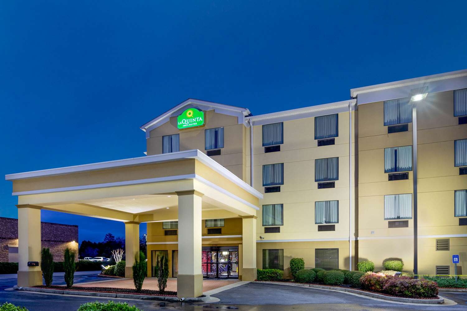 La Quinta Inn Suites Warner Robins 5/62