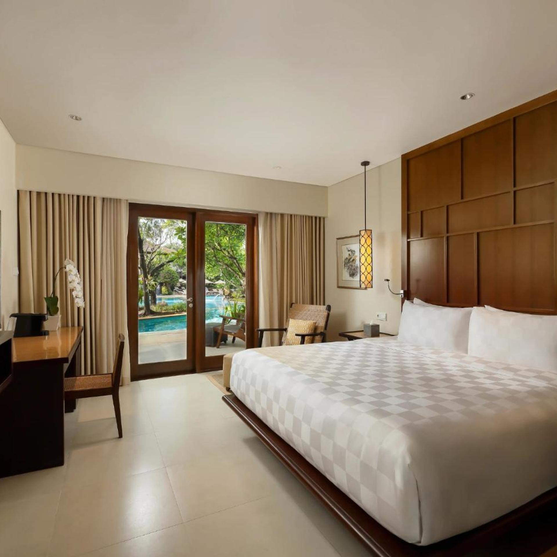 Room, Double or Twin Bed, Pool Access