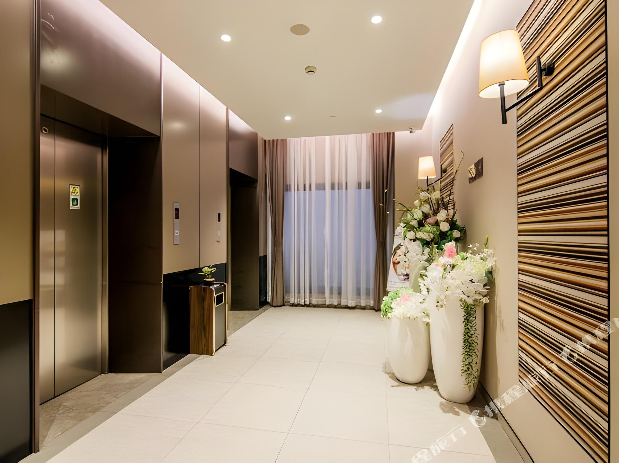Home Inn Plus (Shanghai Bund Jinling East Road store) 6/28