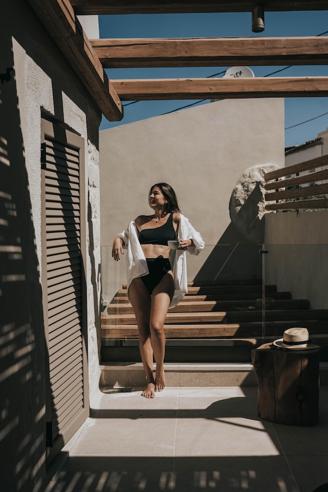 Manili Boutique Suites & Villas 8/60