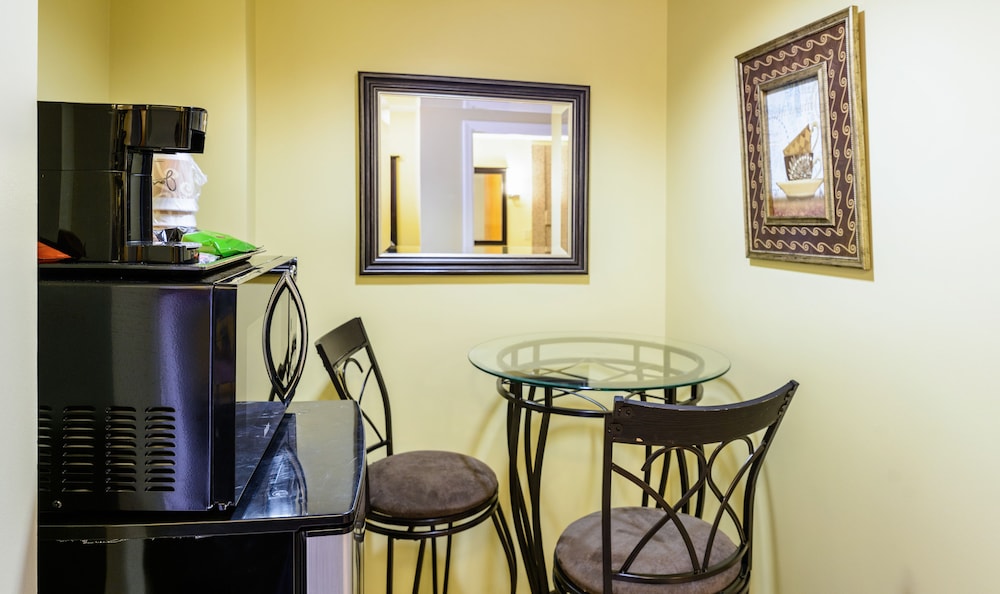 Asbury Inn and Suites 48/66