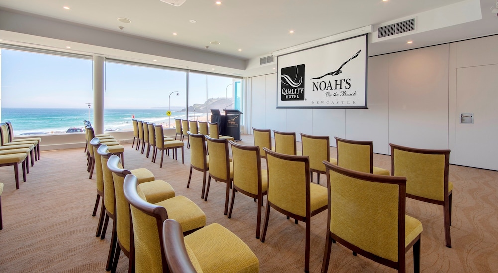 Noahs On The Beach 34/46