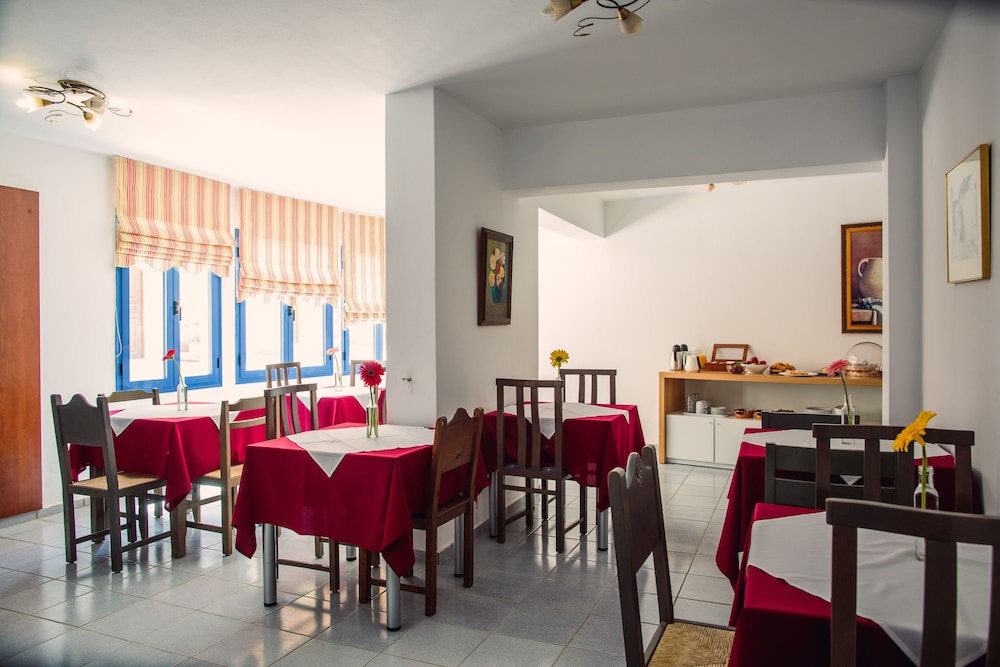 Iliana Hotel 18/26