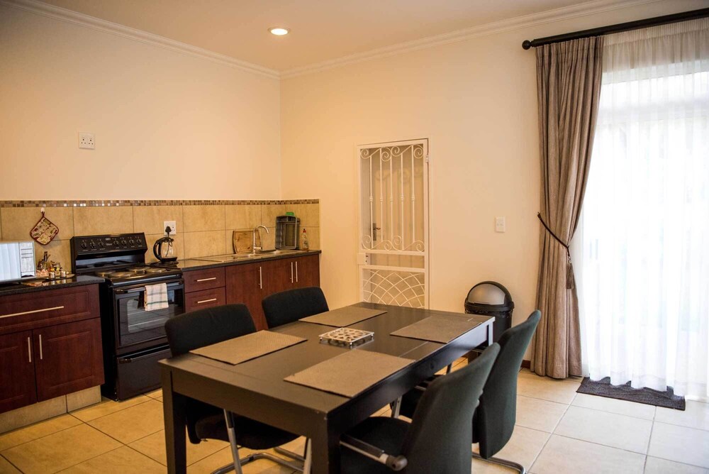Amohela Guesthouse 15/38