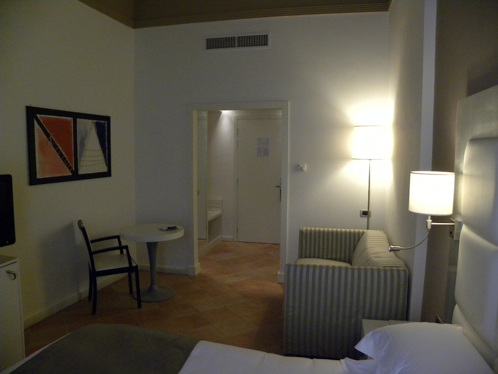 Palazzo Caracciolo Naples 35/43