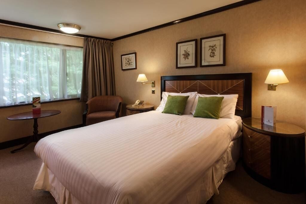 EXECUTIVE, DOUBLE BED