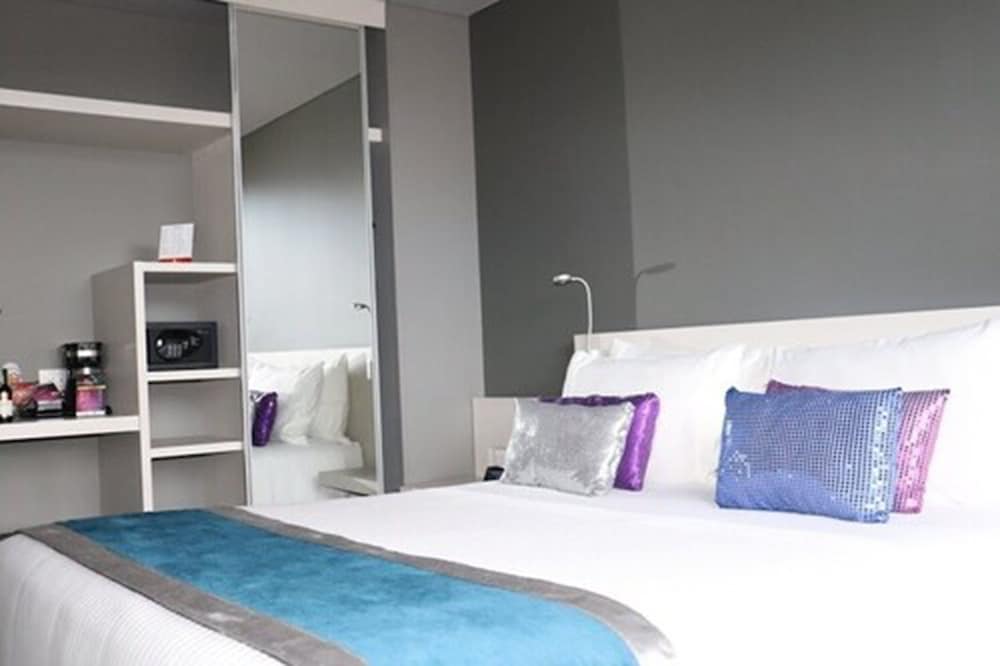 Hotel Black Tower Premium 16/70