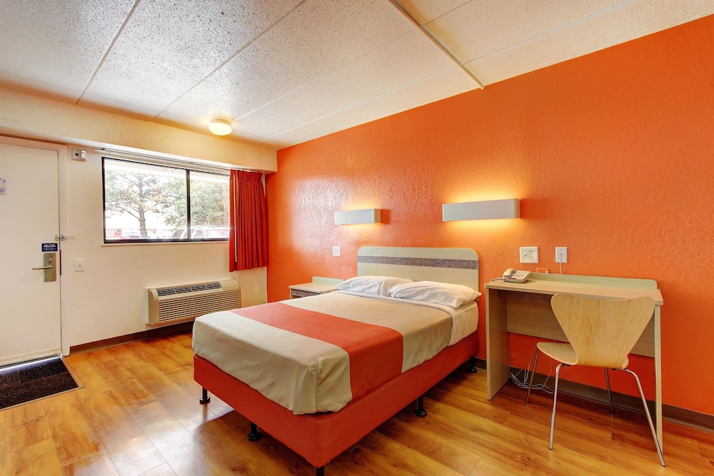 Motel6 York, PA 36/58