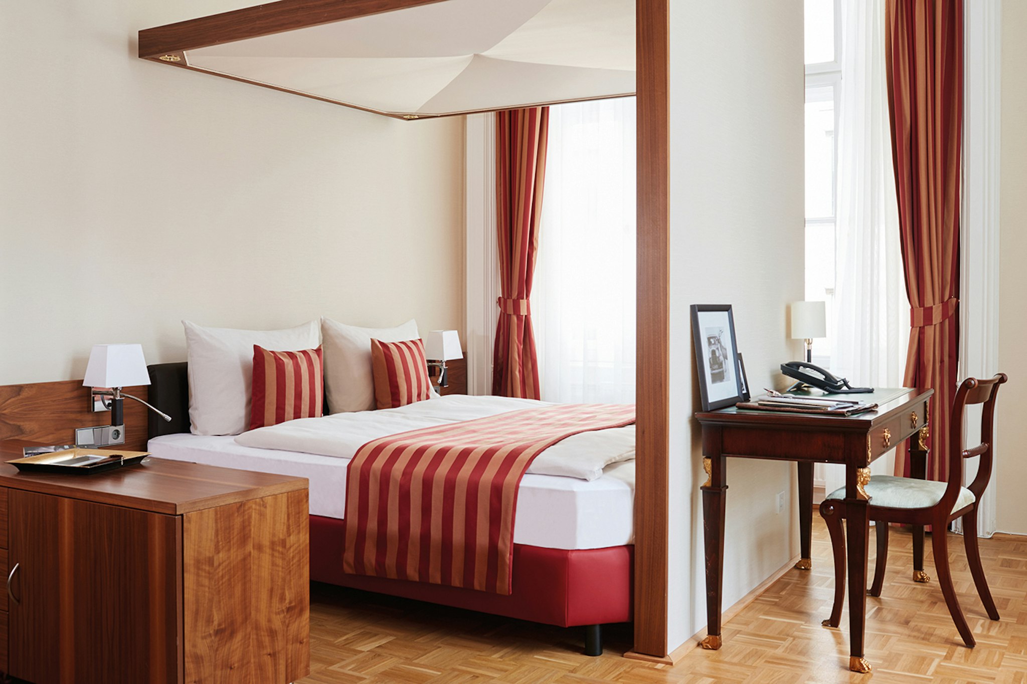 SUPERIOR, DOUBLE BED