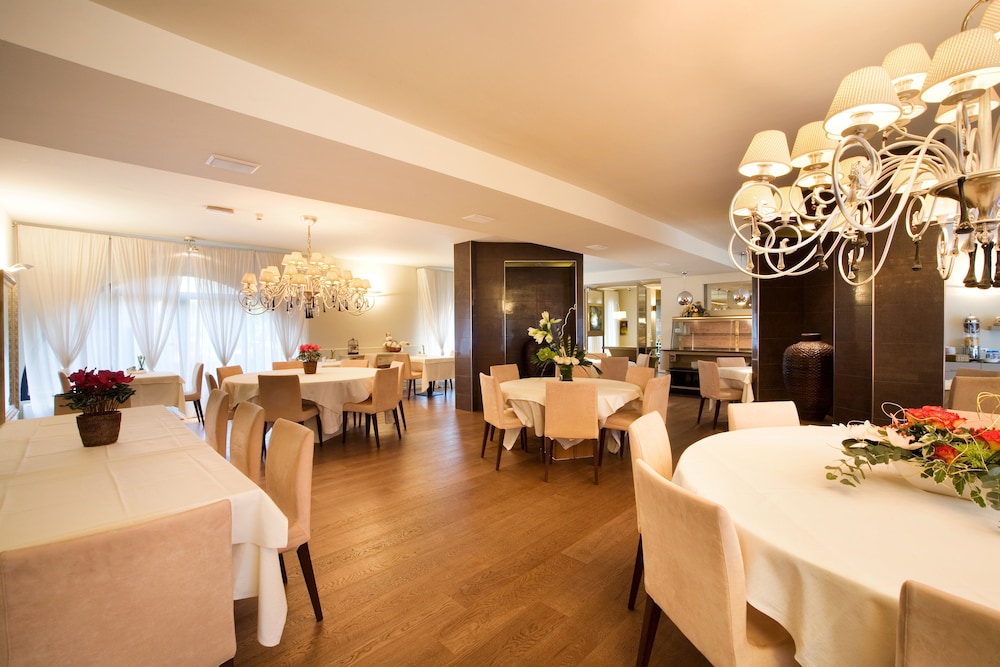 restaurant-cafeteria