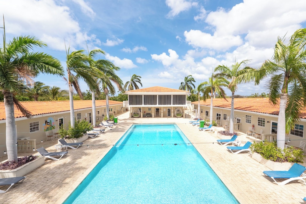 Delynne Boutique Hotel 45/50