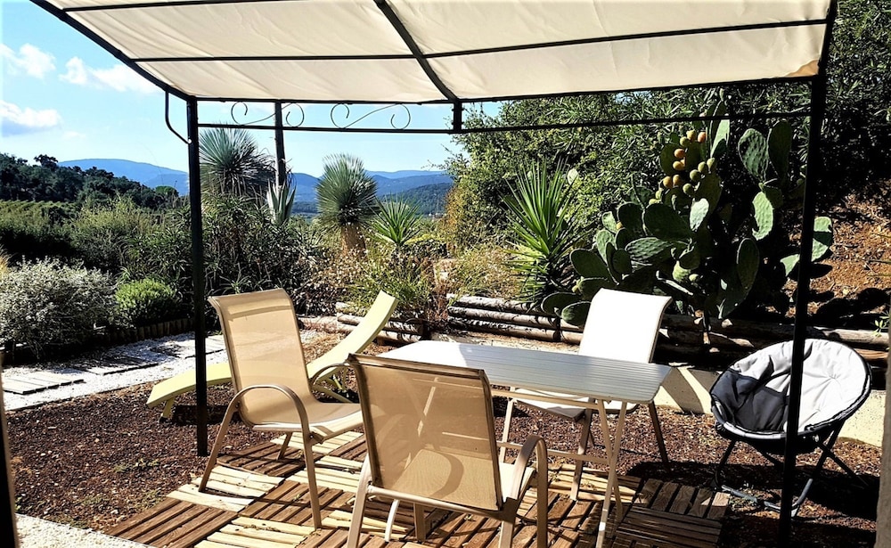 Villa Des Delices 24/48