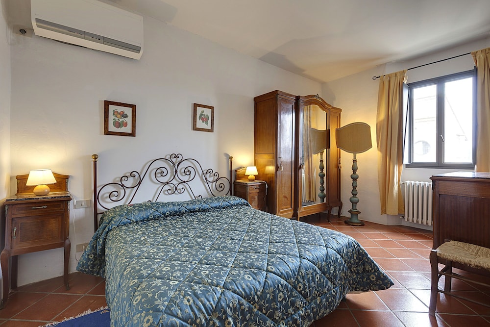 Farm House La Presura 5/50
