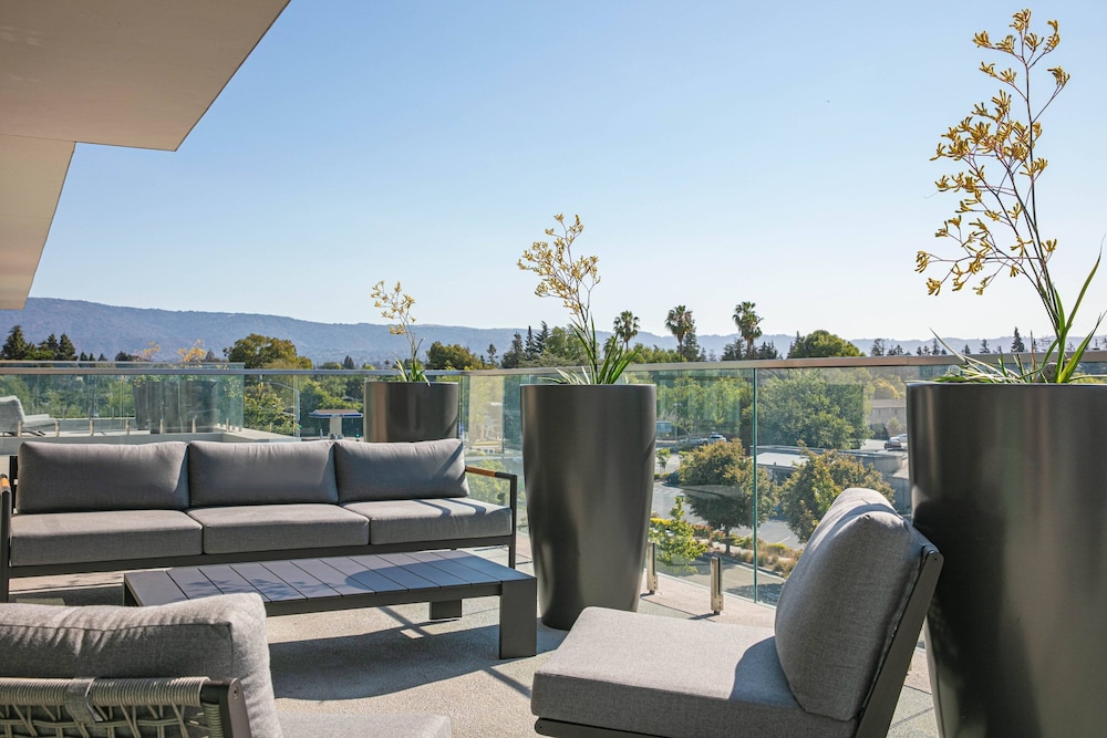 AC Hotel by Marriott Palo Alto 4/43