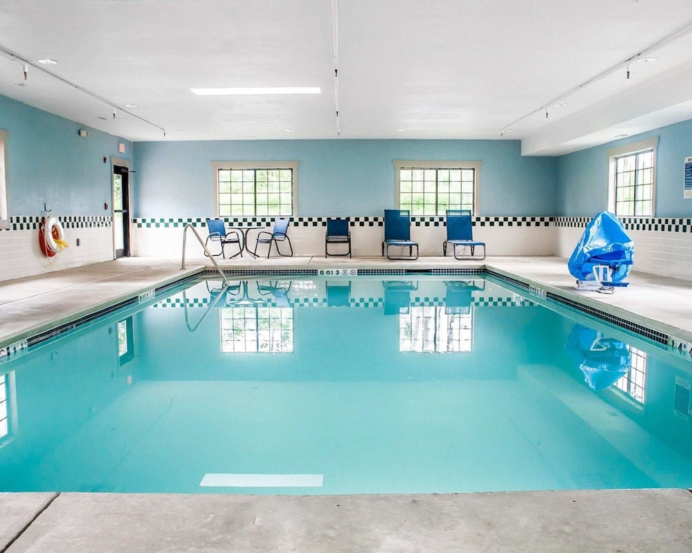 Comfort Inn & Suites Hamburg - Buffalo South 3/29