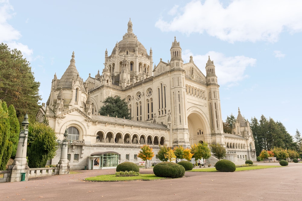 Hotel the Originals Lisieux Cathedrale 24/33