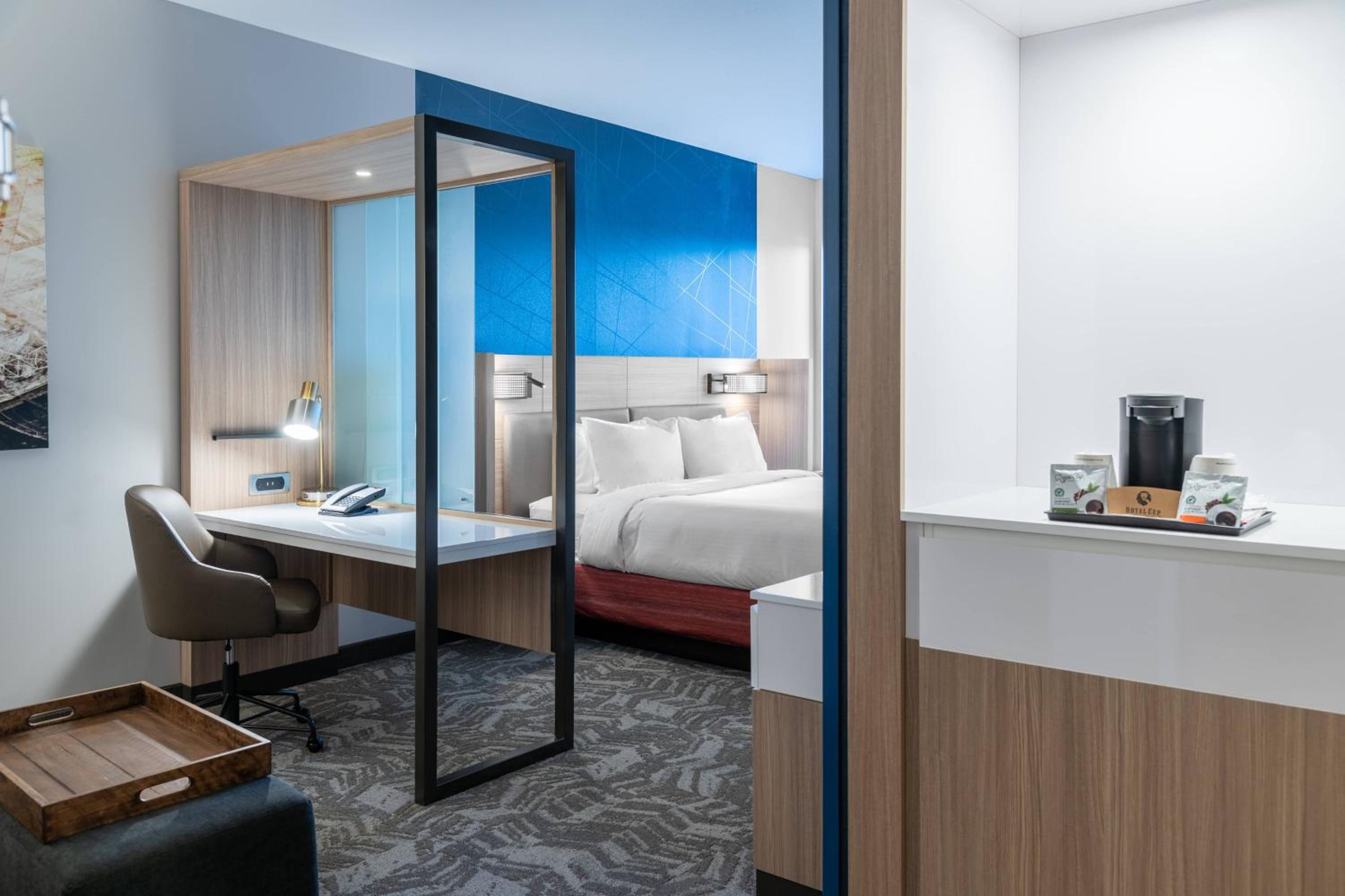 Suite, King Bed, Trundle Bed, Sofa, Accessible, SpringHill Suites by Marriott Overland Park Leawood 4/4