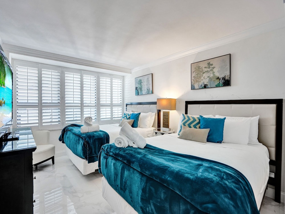 Condo, Luxury, 4 Queen Beds, Beach Front