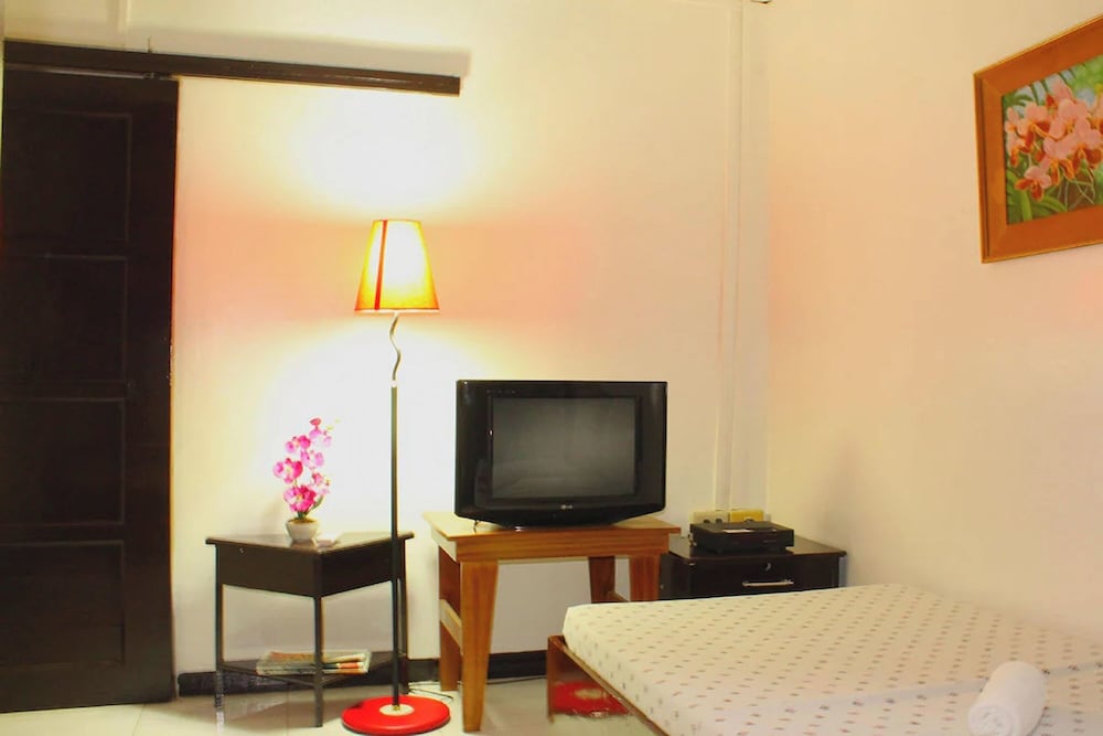 St. Nicolas Inn CDO City Center 53/55