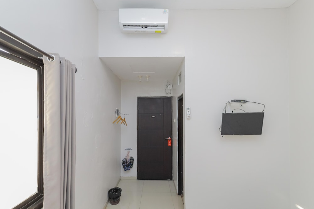 RedDoorz Plus @ K23 Rungkut Madya 28/36