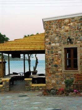 PANTELI BEACH STUDIOS APARTMENTS 5/50