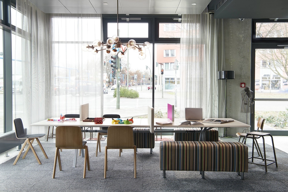 MOXY BERLIN OSTBAHNHOF 37/39