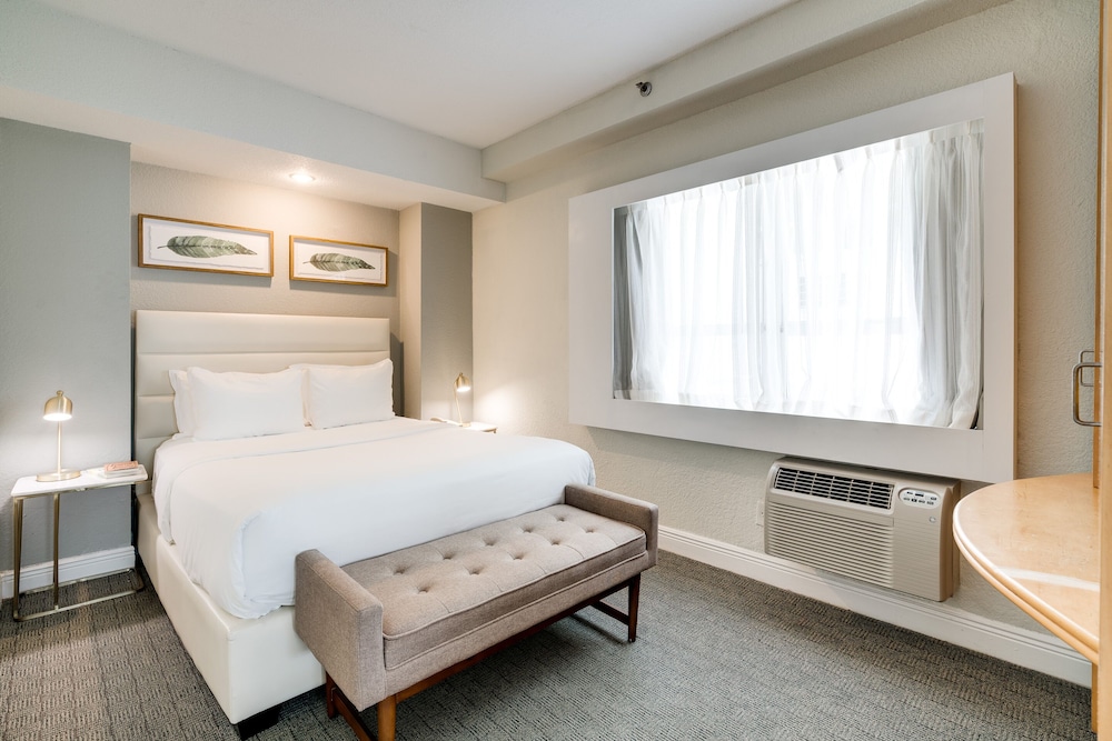 CREST Hotel & Suites 29/66