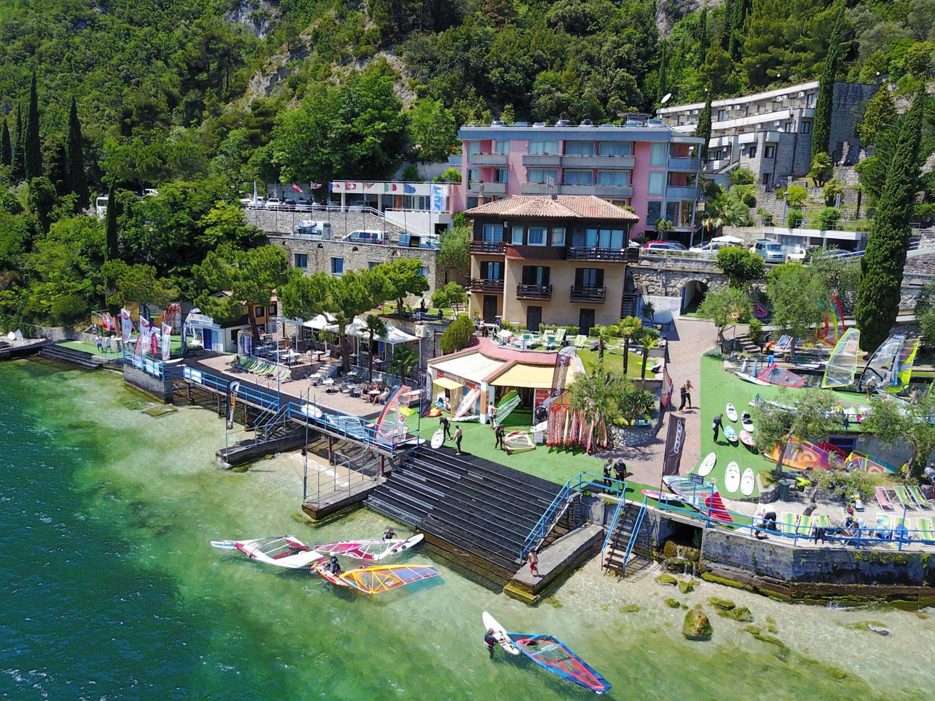 Surf Hotel Pier 21/41