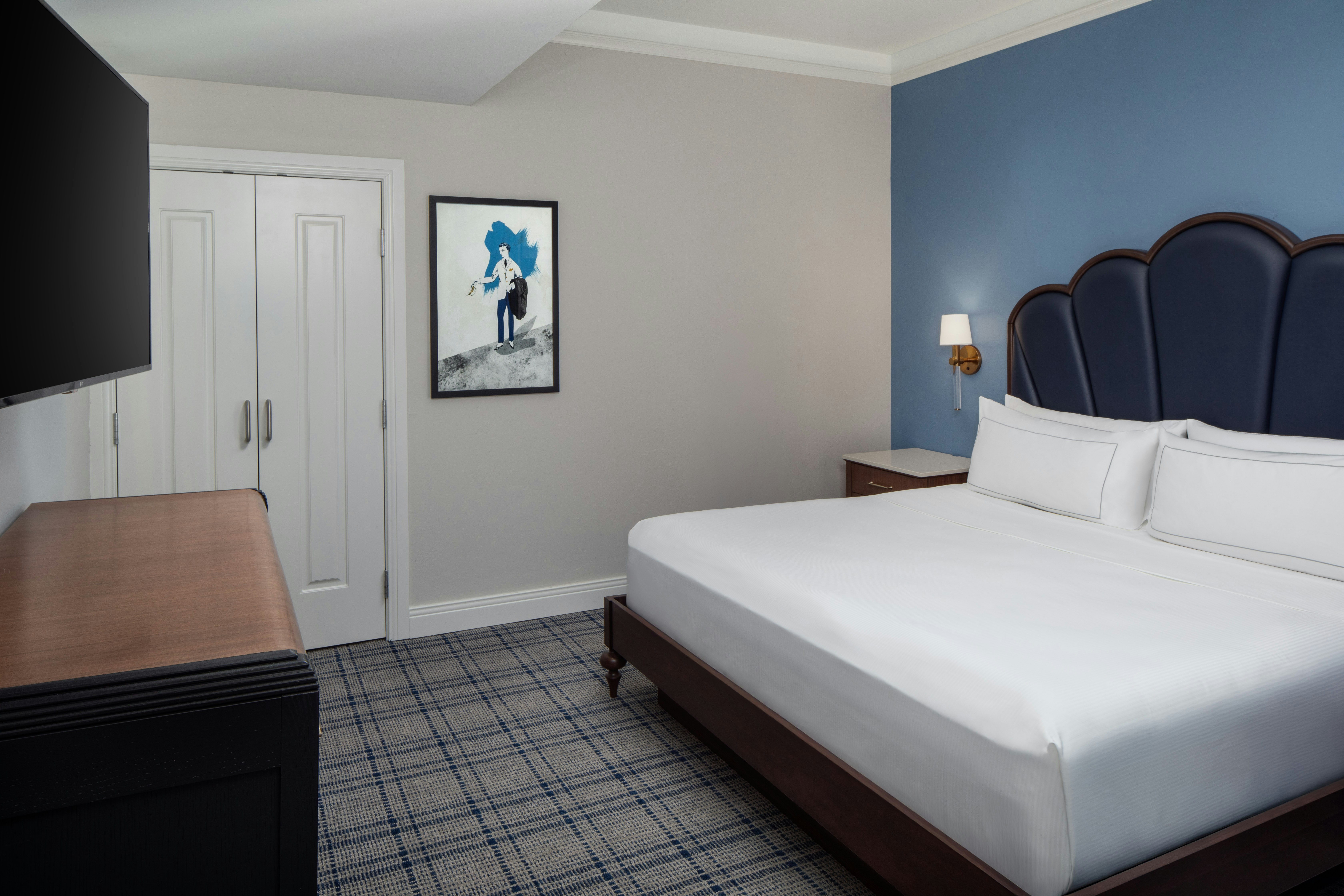 1 BEDROOM, SUITE, KING BED, ACCESSIBLE