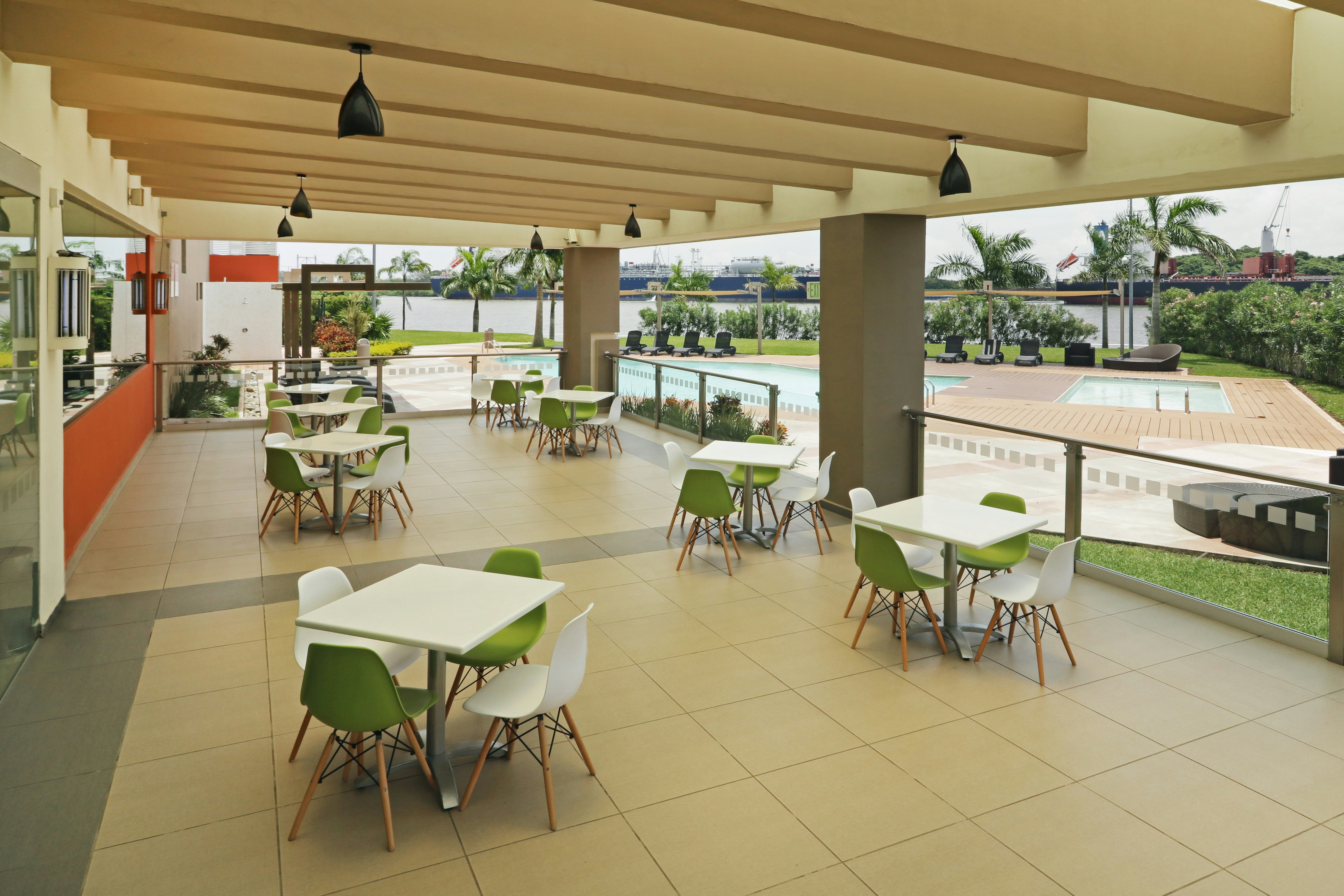 Holiday Inn Express Tuxpan 55/78