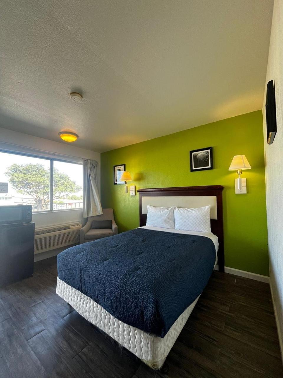 Parkside Inn by PHG - Sweetwater 9/20
