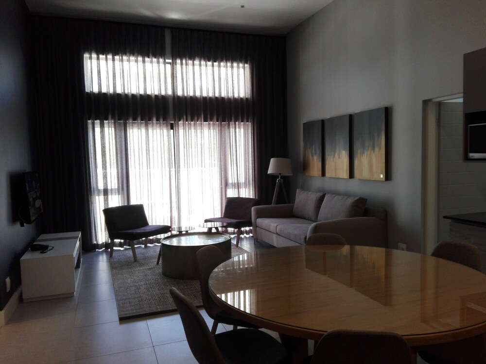 The Residency Sandhurst 41/60