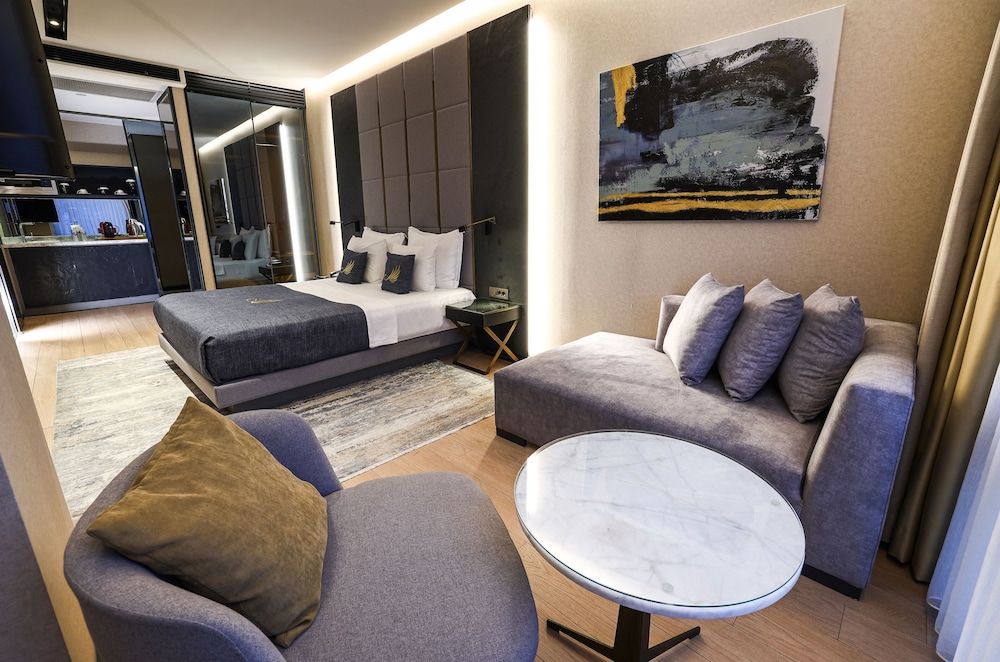 Broyt Hotel 25/50