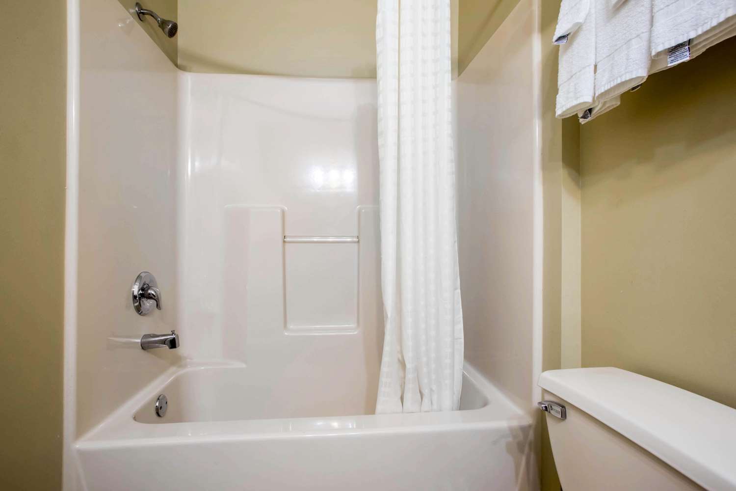 Econo Lodge Harrisburg Hershey 26/26