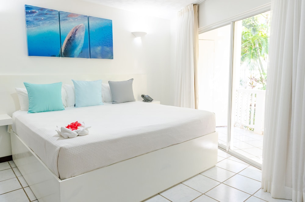 CONDO, KING BED, BALCONY