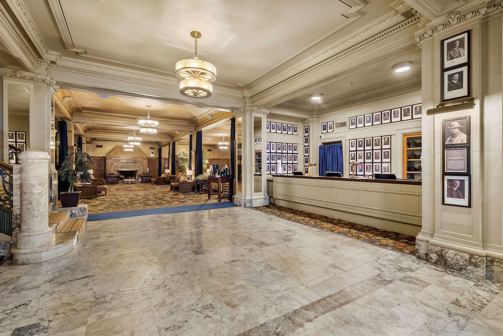 Arctic Club Hotel 6/50