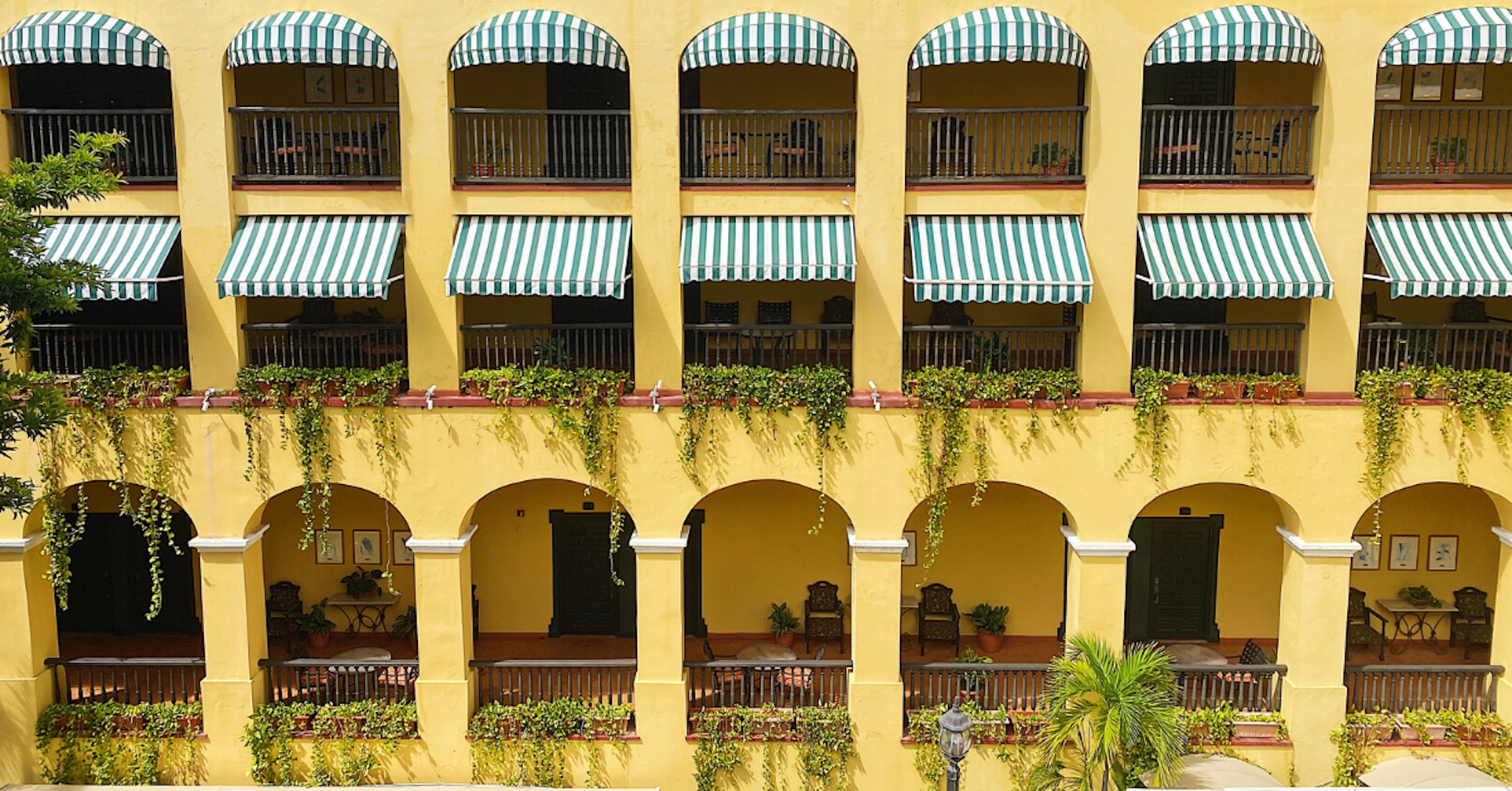 El Convento Hotel 70/75
