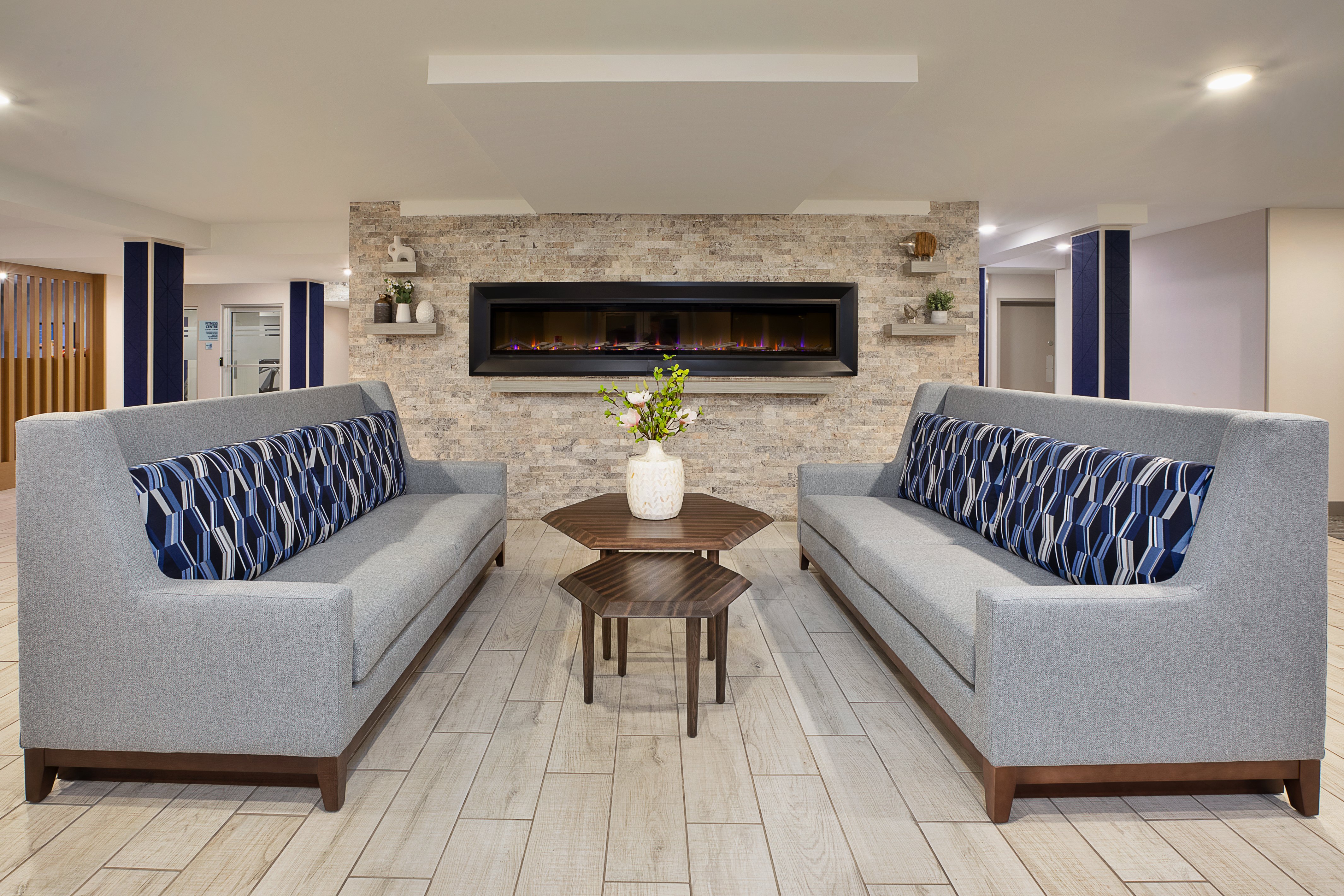 Holiday Inn Express Suites Fredericton 52/76