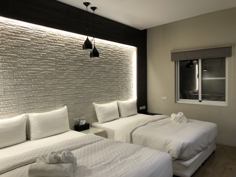 ECONOMY, TWIN BEDS