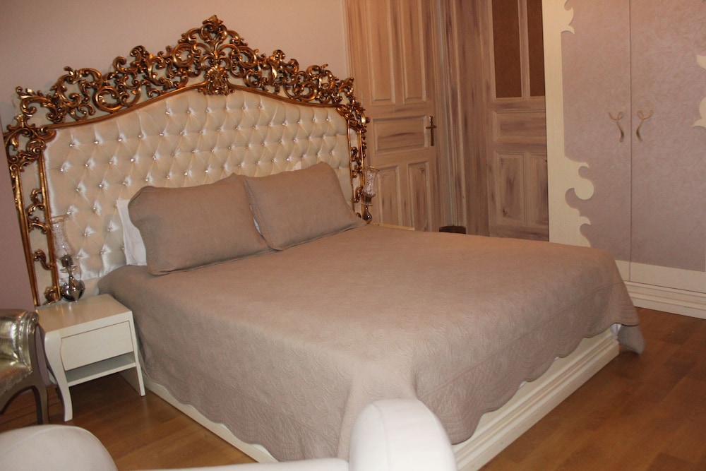 RAGIP PASHA APARTMENTS 26/73