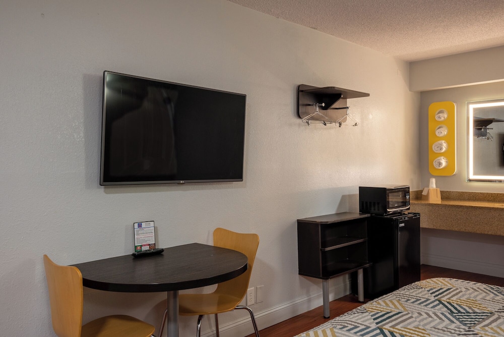 Motel6 Richmond, VA - Midlothian Turnpike 35/46