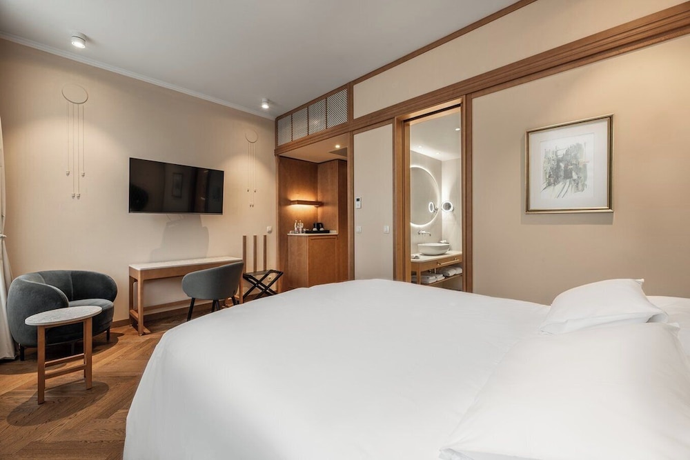 غرفة كومفورت سوبيريور بسرير كوين، Grand Hotel Union Eurostars (ex Grand Hotel Union) 4/7