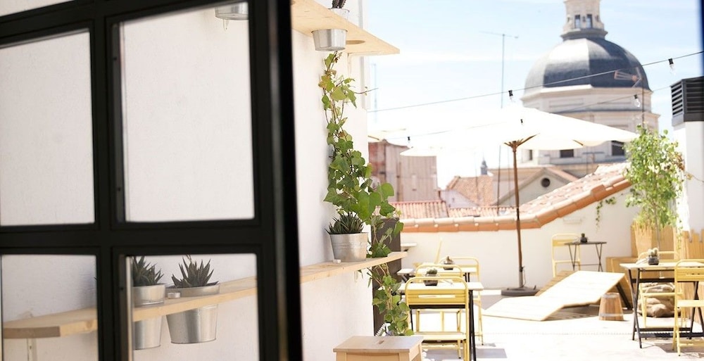 The Hat Hostel 3/46